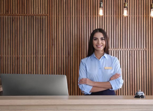 5 Benefits of Cloud-Based Hospitality Software hotel counter